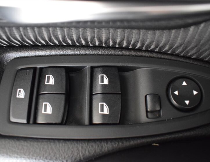 BMW Řada 3 Sedan / Limuzína 1,6 l 100 kw