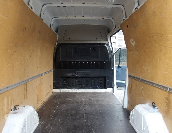 Ford Transit Skříň 2,2 l 74 kw