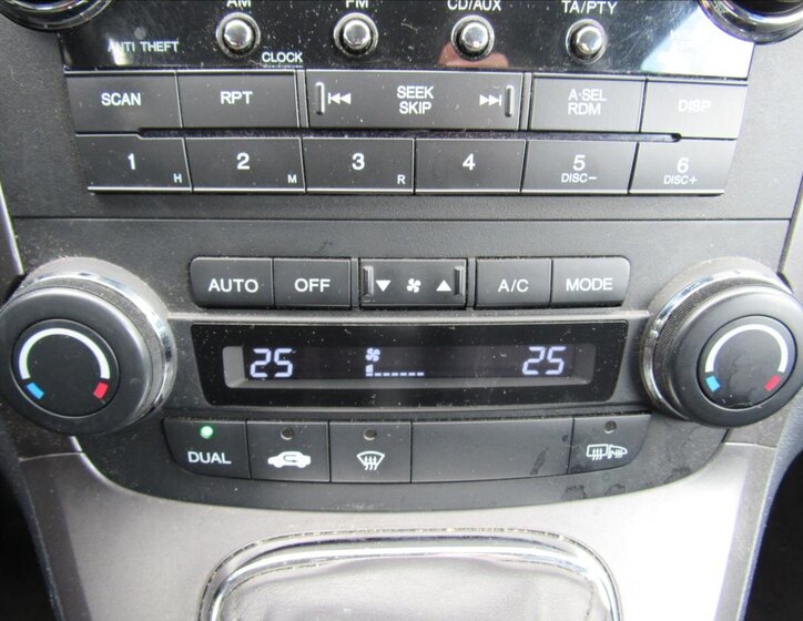 Honda CR-V SUV / Terénní 2,0 l 110 kw