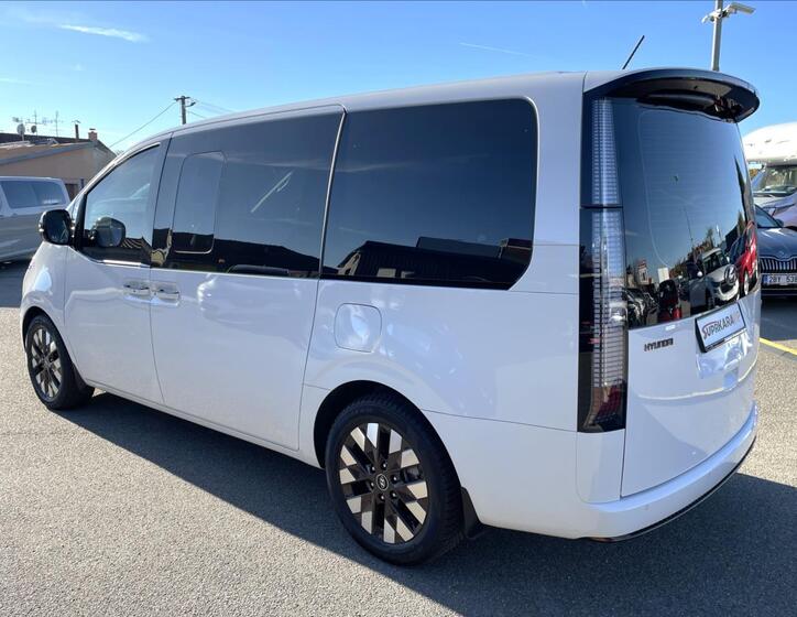 Hyundai Staria 8