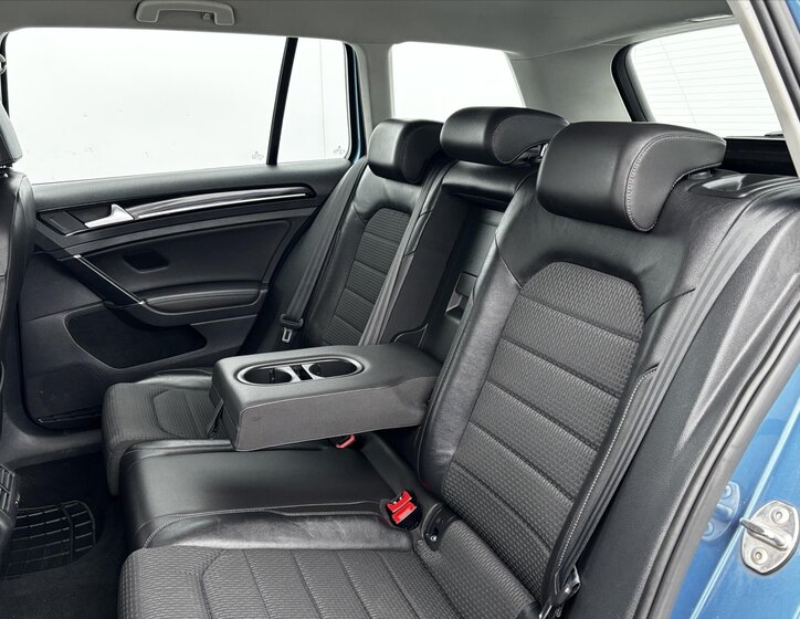 Volkswagen Golf Kombi 1,6 l 77 kw