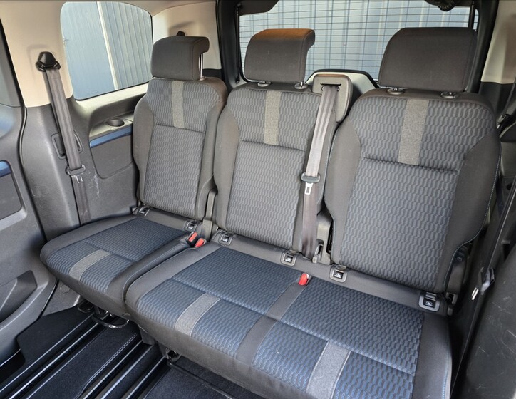 Peugeot Traveller 13