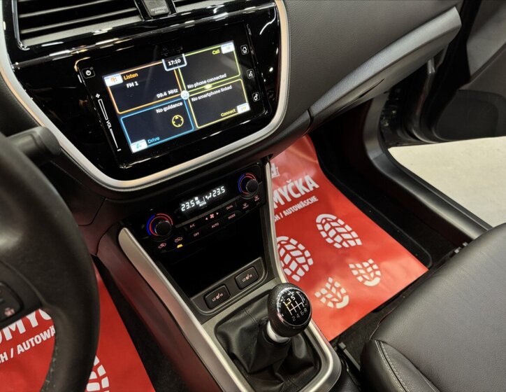 Suzuki SX4 S-Cross 26