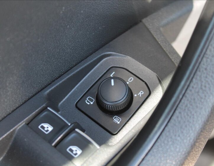 Škoda Karoq SUV / Terénní 1,5 l 110 kw