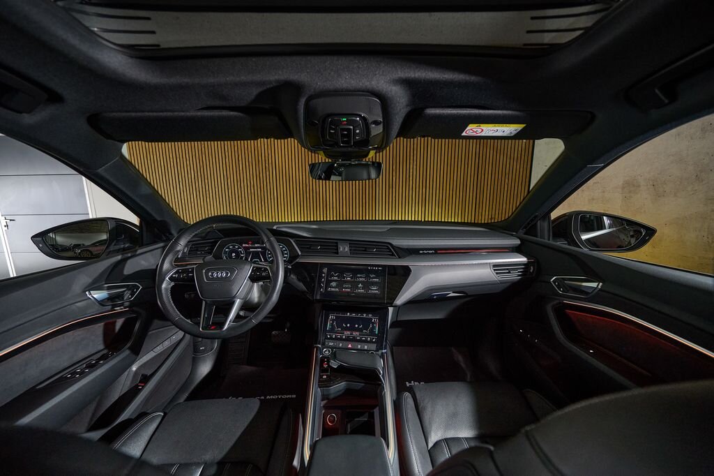 Audi e-tron SUV / Terénní 0,0 300 kw