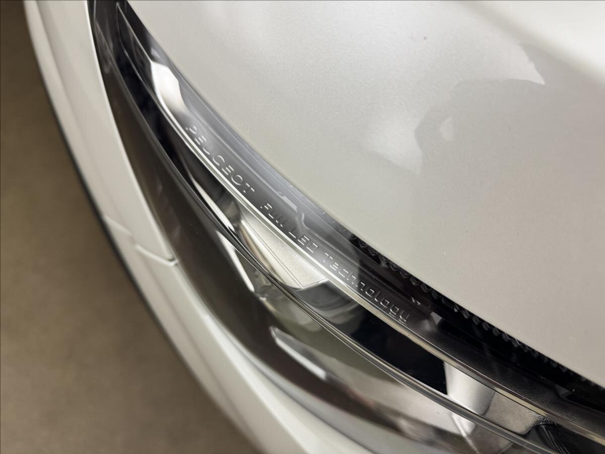 Peugeot 5008 SUV 2,0 l 133 kw