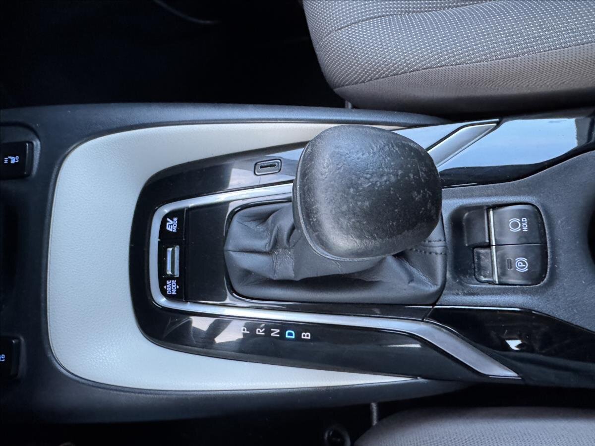 Toyota Corolla Sedan / Limuzína 1,8 l 72 kw