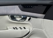 Volvo XC90 SUV / Terénní 2,0 l 335 kw