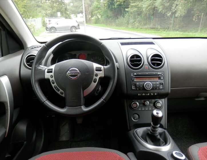 Nissan Qashqai Kombi 2,0 l 110 kw