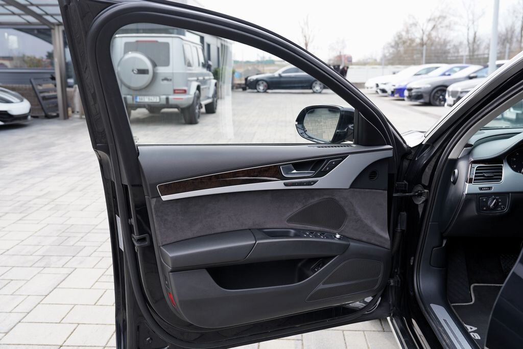 Audi A8 Sedan / Limuzína 3,0 l 213 kw