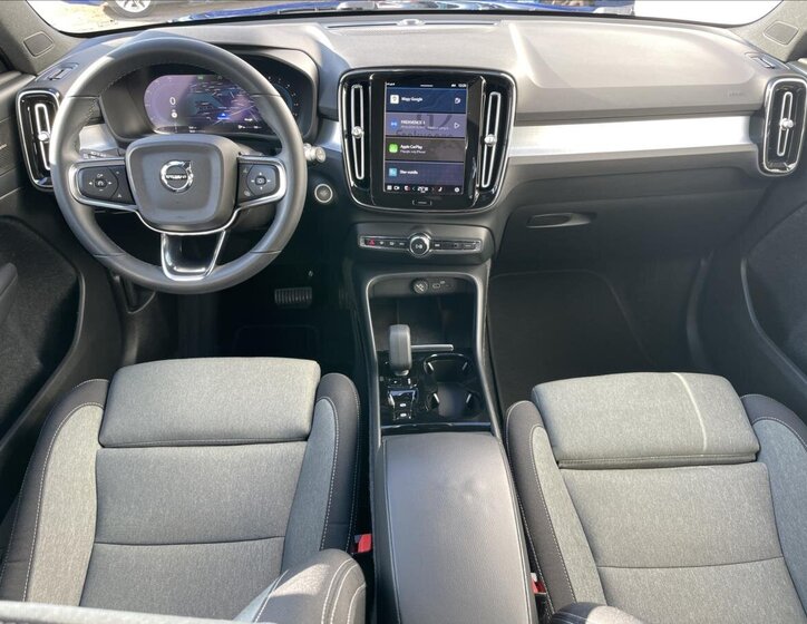 Volvo XC40 SUV / Terénní 2,0 l 145 kw