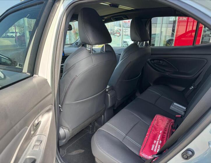 Toyota Yaris Cross 13