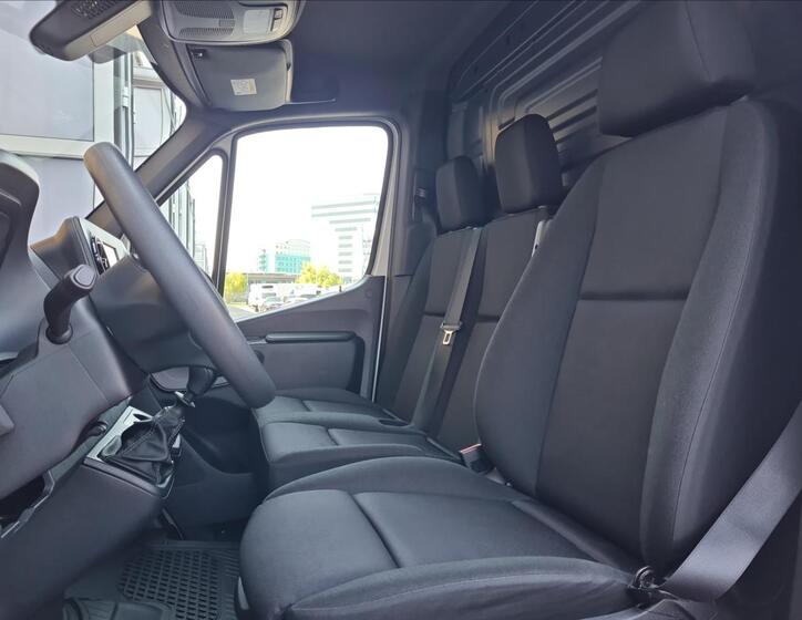 Mercedes-Benz Sprinter 10