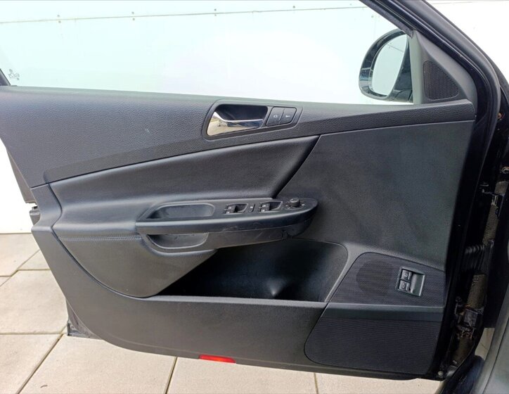 Volkswagen Passat Sedan 2,0 l 103 kw