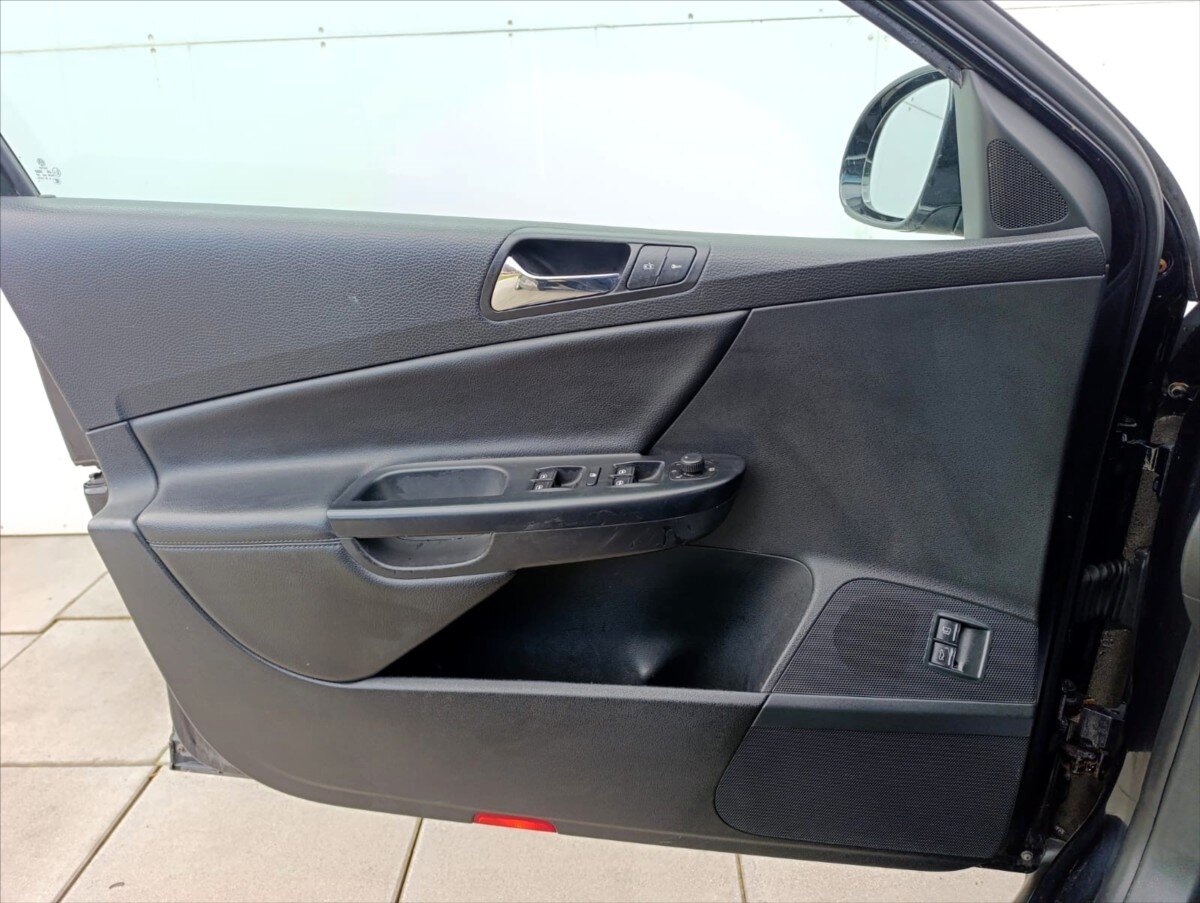 Volkswagen Passat Sedan 2,0 l 103 kw