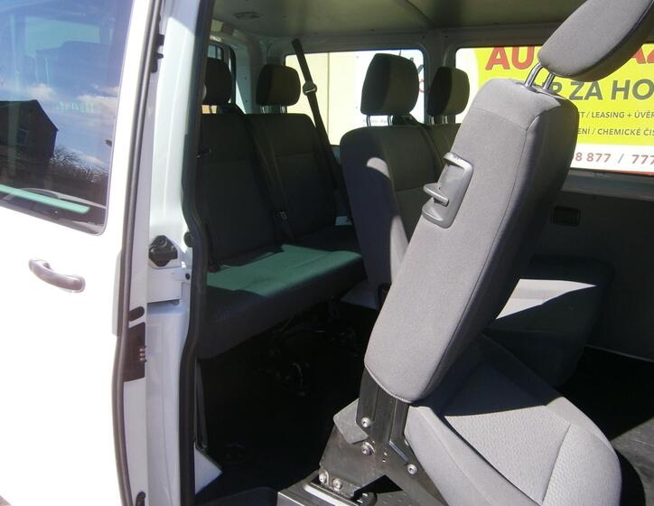 Volkswagen Transporter 9