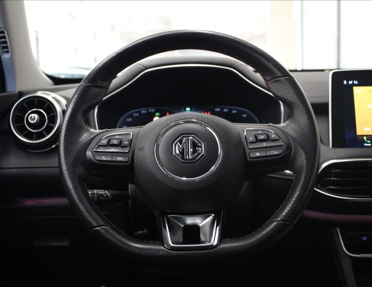 MG EHS SUV / Terénní 1,5 l 190 kw