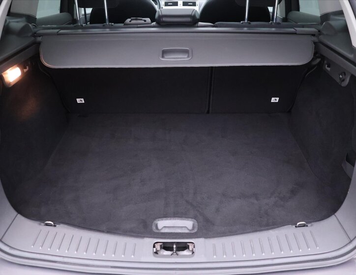 Ford Kuga SUV / Terénní 2,0 l 103 kw