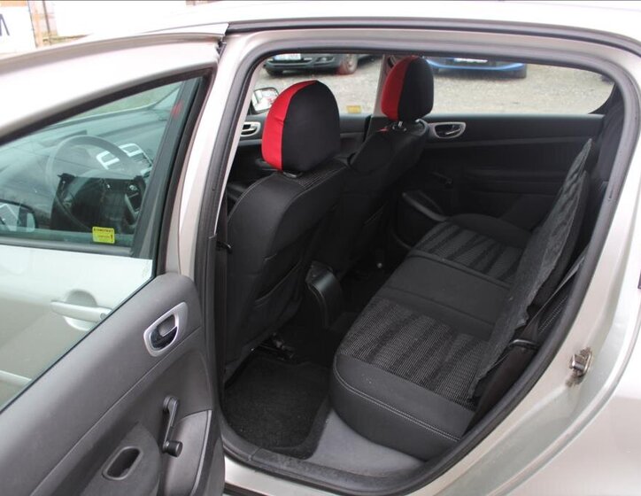 Peugeot 307 Hatchback 1,6 l 66 kw