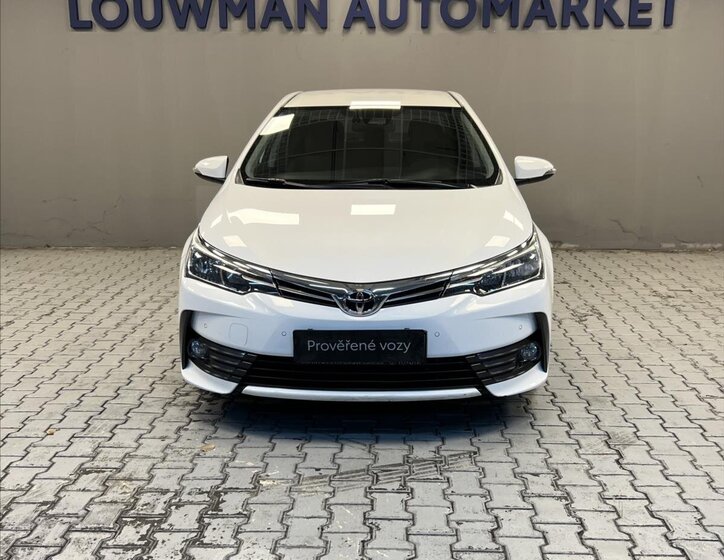 Toyota Corolla Sedan 1,6 l 97 kw