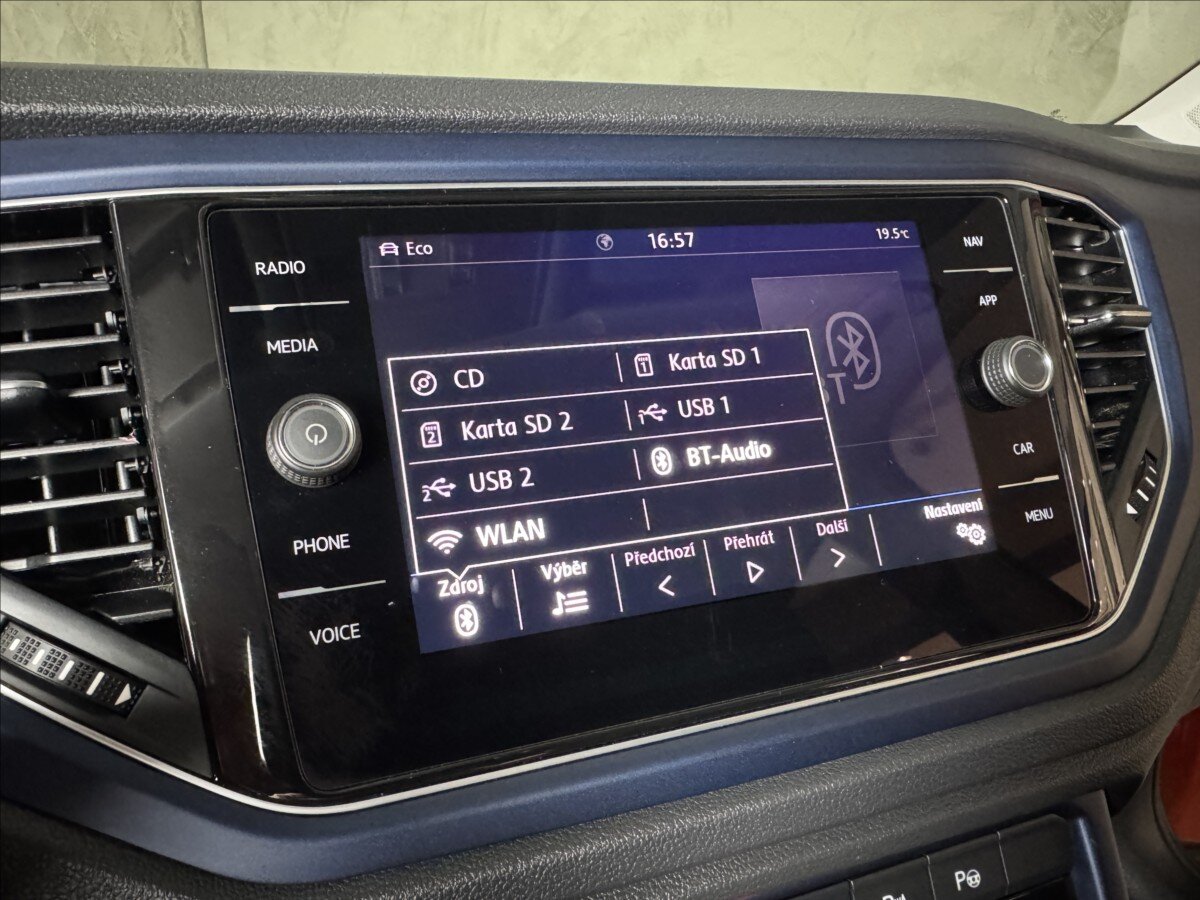 Volkswagen T-Roc SUV / Terénní 1,5 l 110 kw