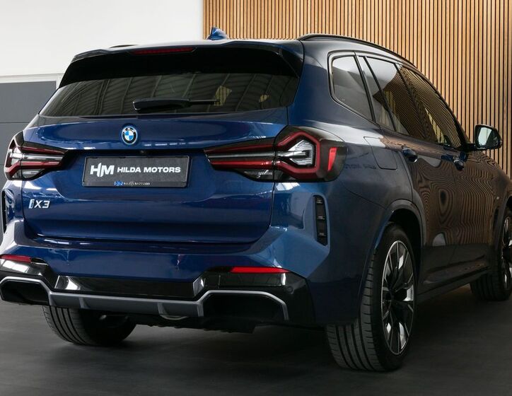 BMW iX3 5