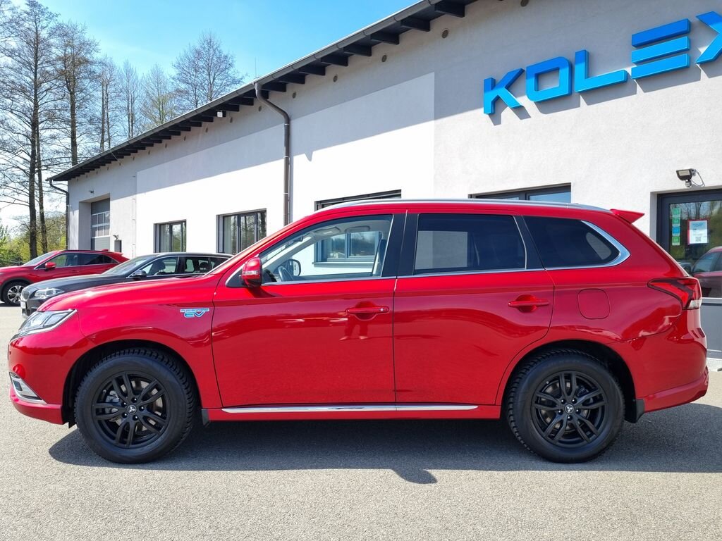 Mitsubishi Outlander SUV / Terénní 2,4 l 165 kw