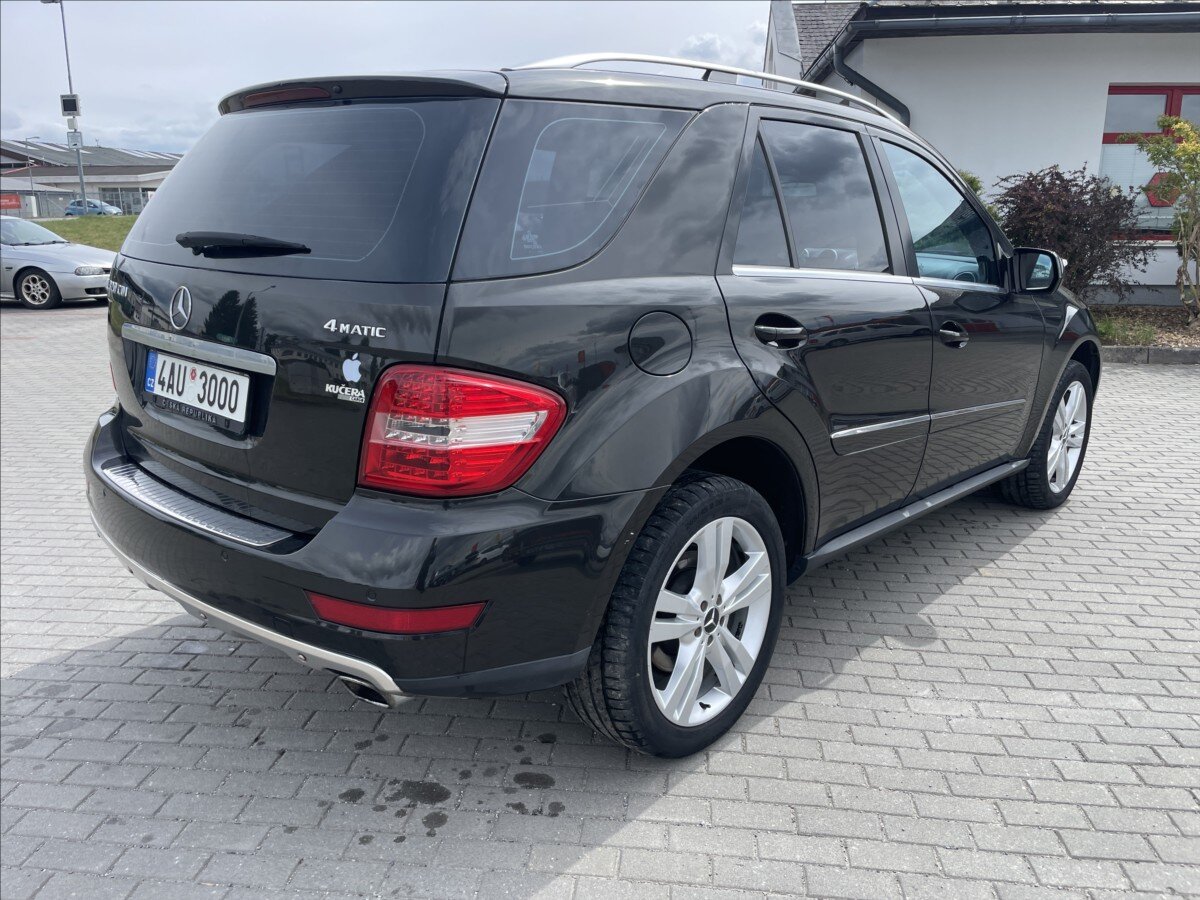 Mercedes-Benz Třídy M SUV / Terénní 3,0 l 165 kw
