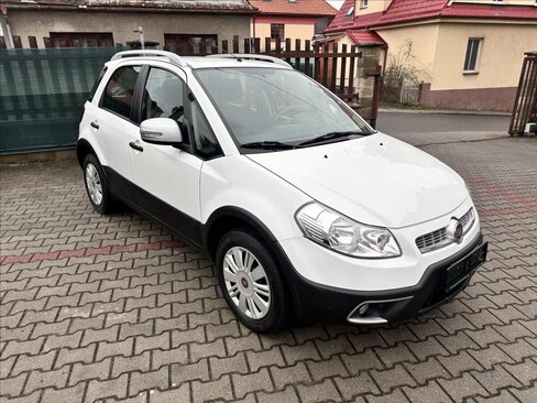 Fiat Sedici Hatchback 1,6 l 88 kw