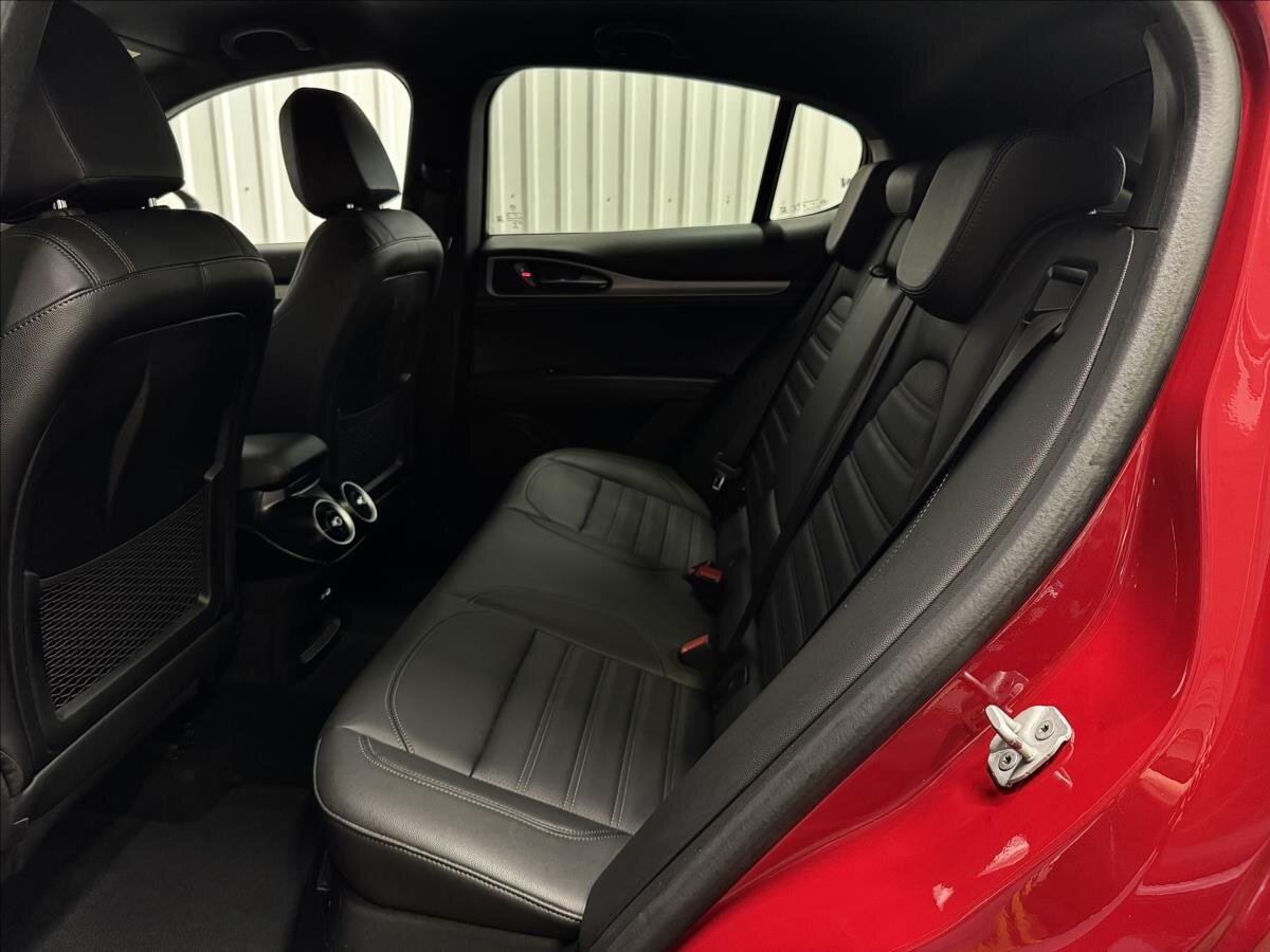 Alfa Romeo Stelvio SUV / Terénní 2,1 l 154 kw