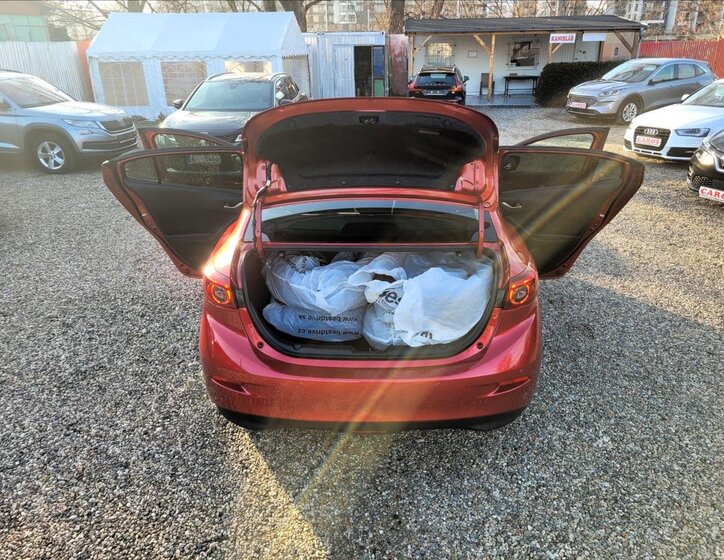 Mazda 3 Sedan / Limuzína 2,0 l 88 kw