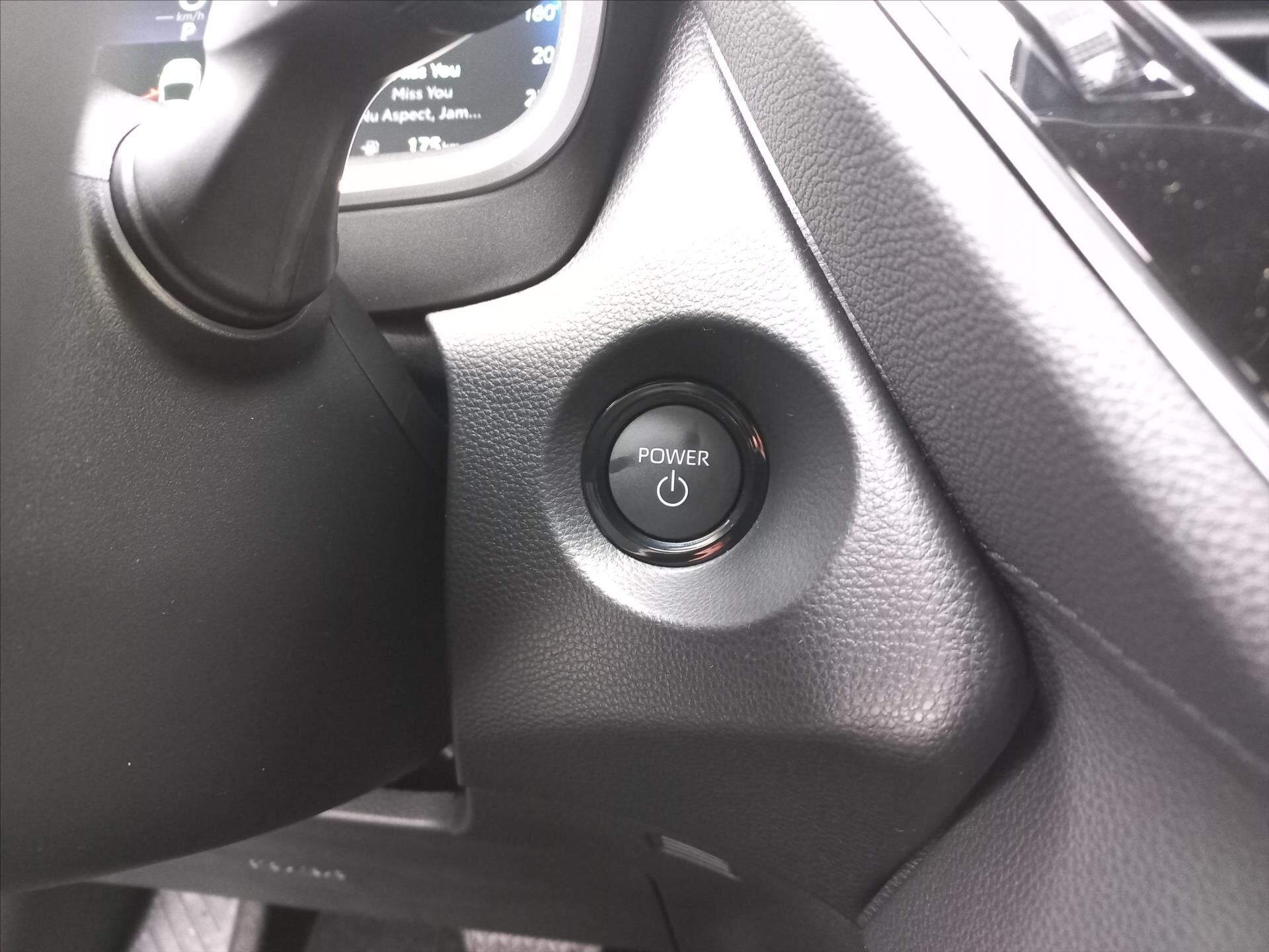 Toyota Corolla Cross CUV / Crossover 1,8 l 103 kw