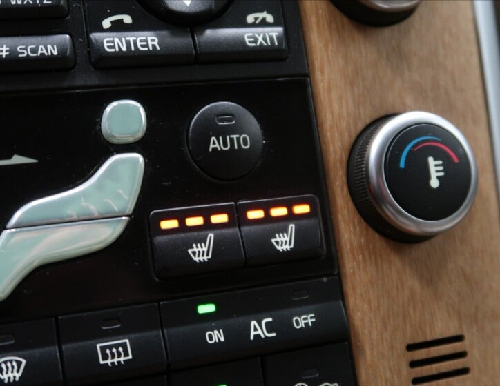 Volvo XC60 SUV / Terénní 2,4 l 120 kw