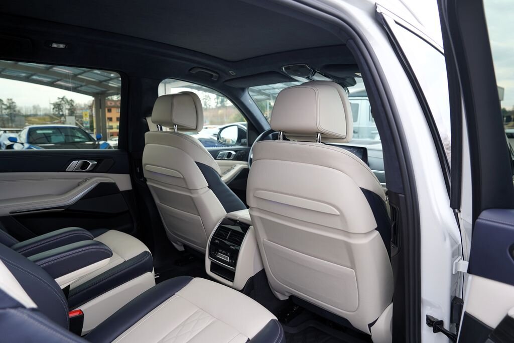 BMW X7 SUV / Terénní 3,0 l 250 kw