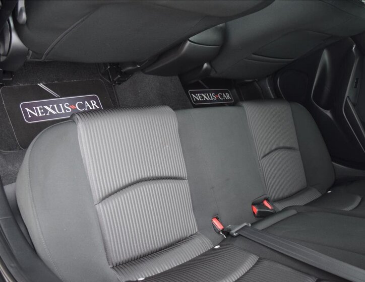 Mazda 3 Sedan / Limuzína 1,5 l 74 kw