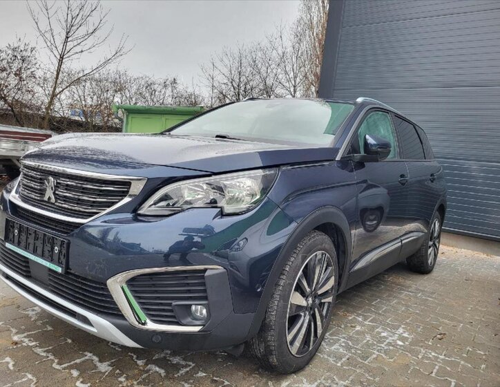 Peugeot 5008 SUV 1,5 l 96 kw