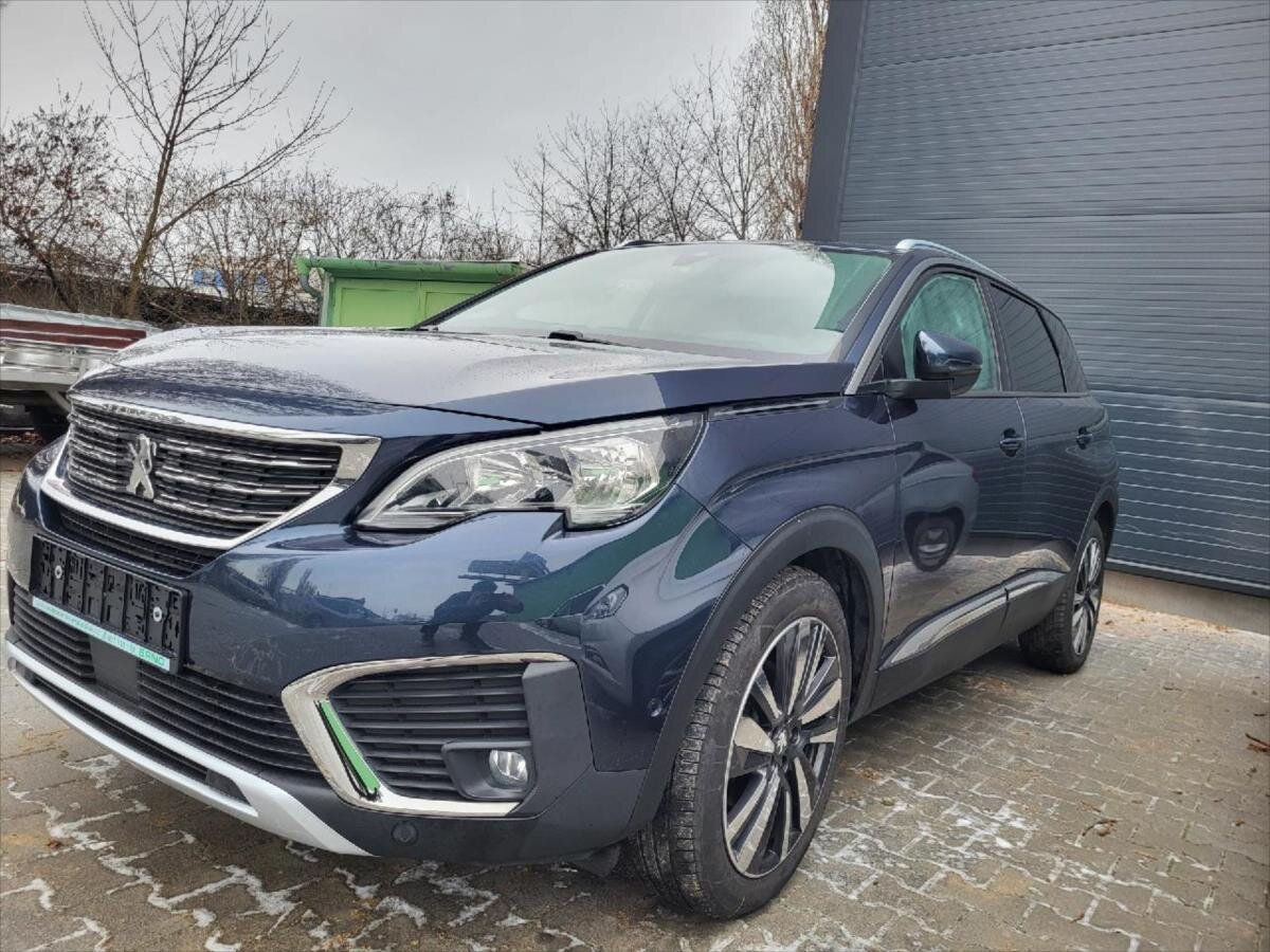 Peugeot 5008 SUV 1,5 l 96 kw