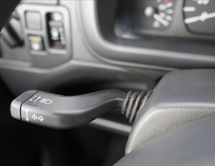 Opel Agila Hatchback 998,0 44 kw