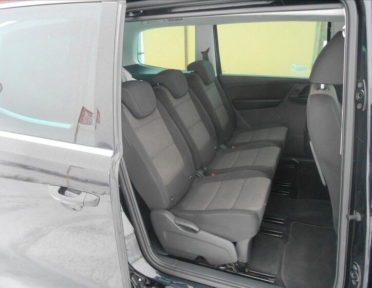 Volkswagen Sharan MPV 2,0 l 103 kw