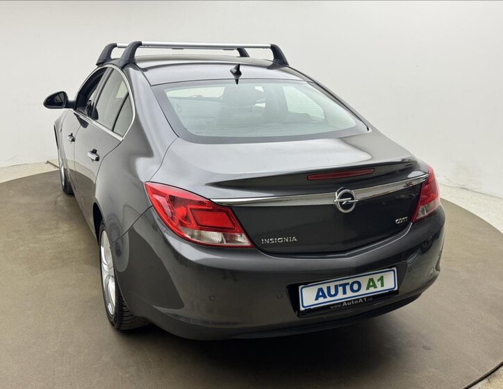 Opel Insignia Sedan / Limuzína 2,0 l 118 kw