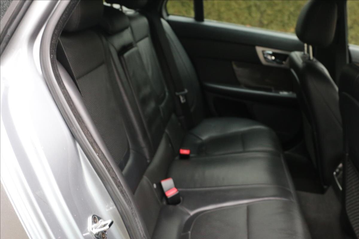 Jaguar XF Kombi 3,0 l 177 kw