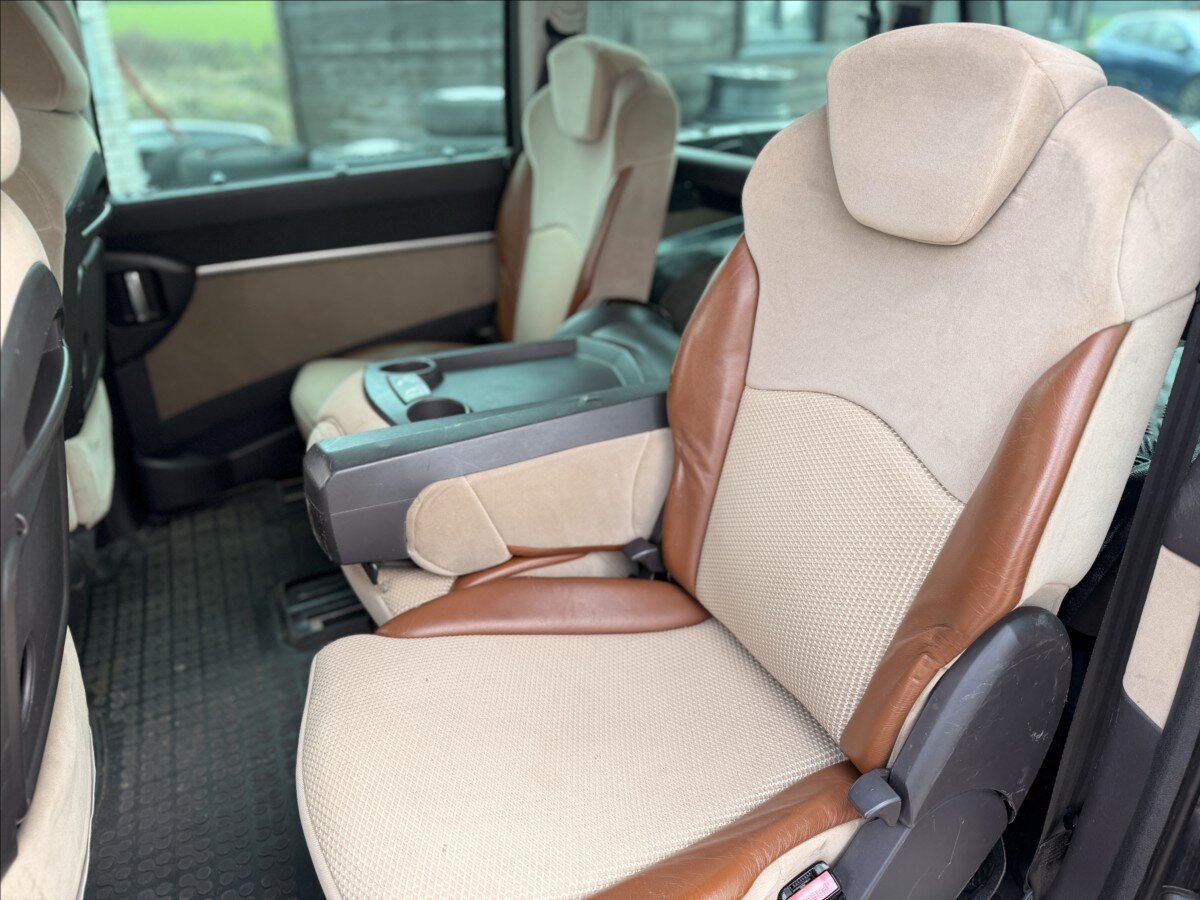 Peugeot 807 MPV 2,2 l 94 kw