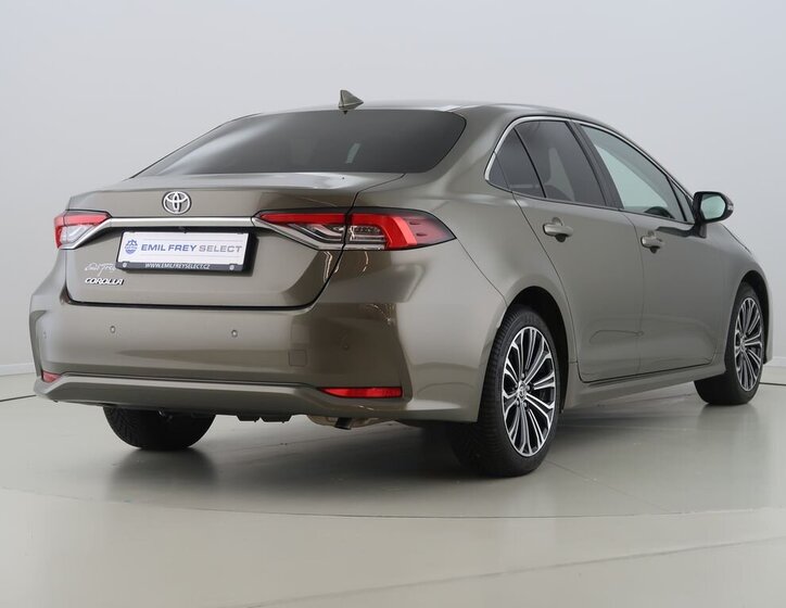 Toyota Corolla Sedan 1,5 l 92 kw