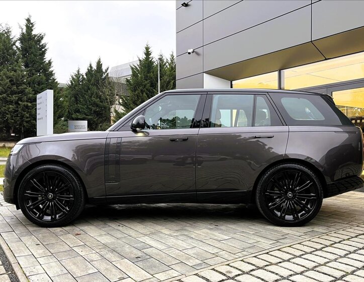 Land Rover Range Rover SUV 4,4 l 390 kw