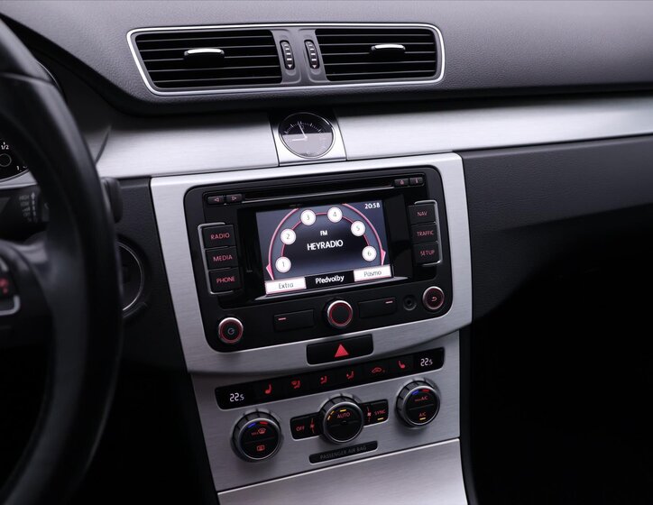 Volkswagen Passat Kombi 1,6 l 77 kw