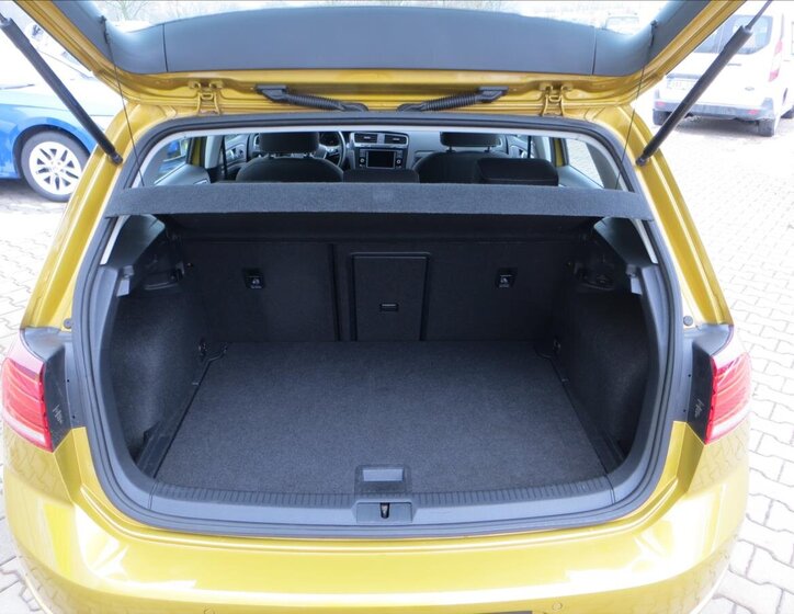 Volkswagen Golf Hatchback 999,0 85 kw