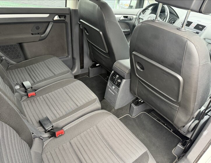 Volkswagen Touran MPV 1,2 l 77 kw