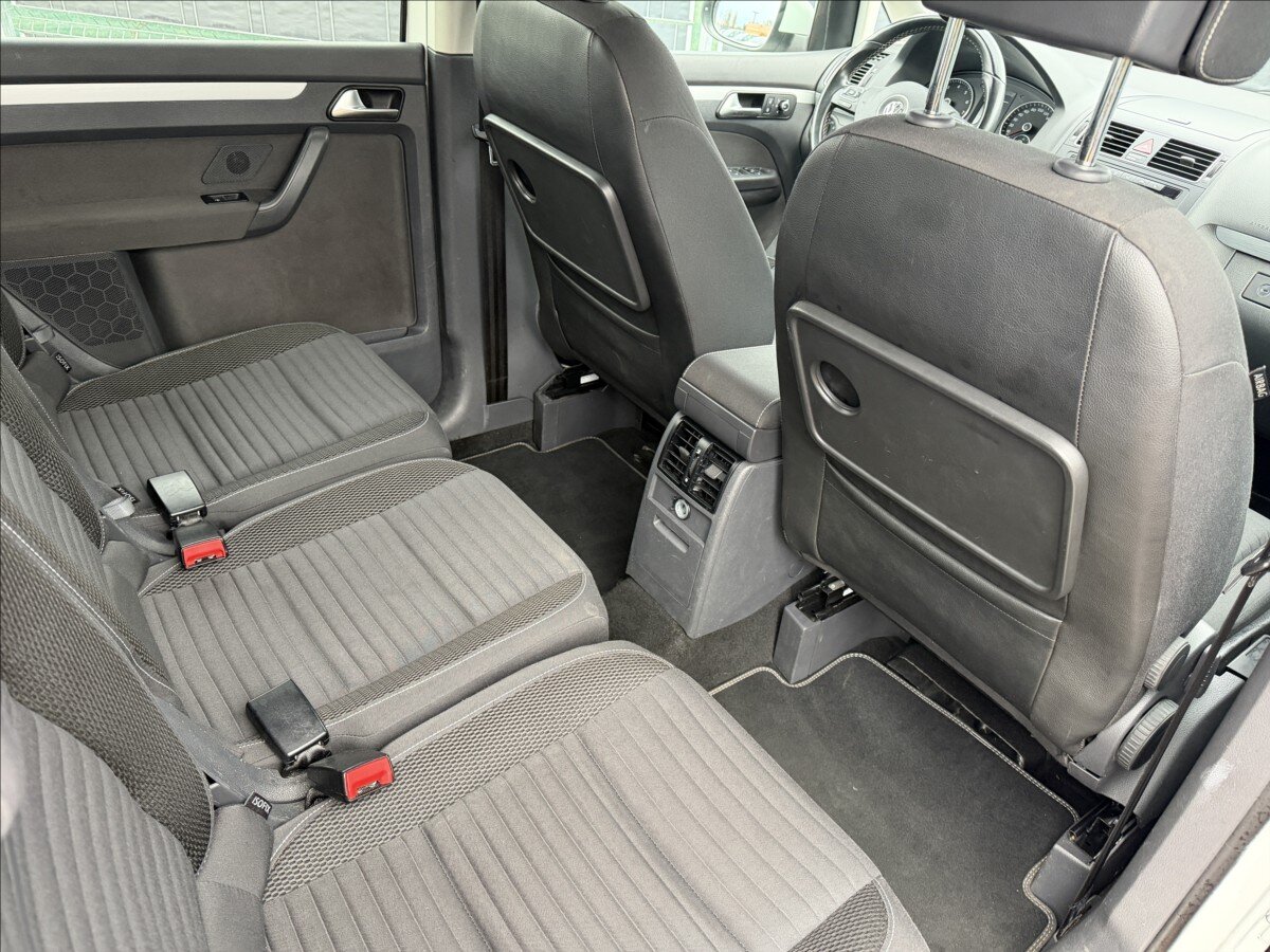 Volkswagen Touran MPV 1,2 l 77 kw