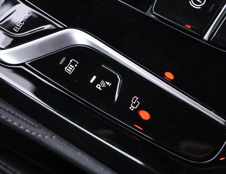 BMW Řada 5 Sedan / Limuzína 2,0 l 135 kw