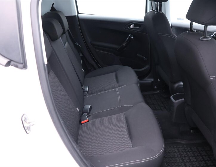 Peugeot 208 Hatchback 1,2 l 60 kw